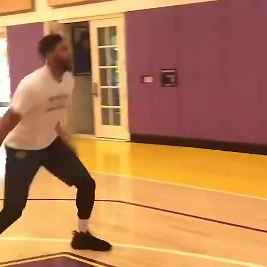 今年夏天胖了14斤浓眉